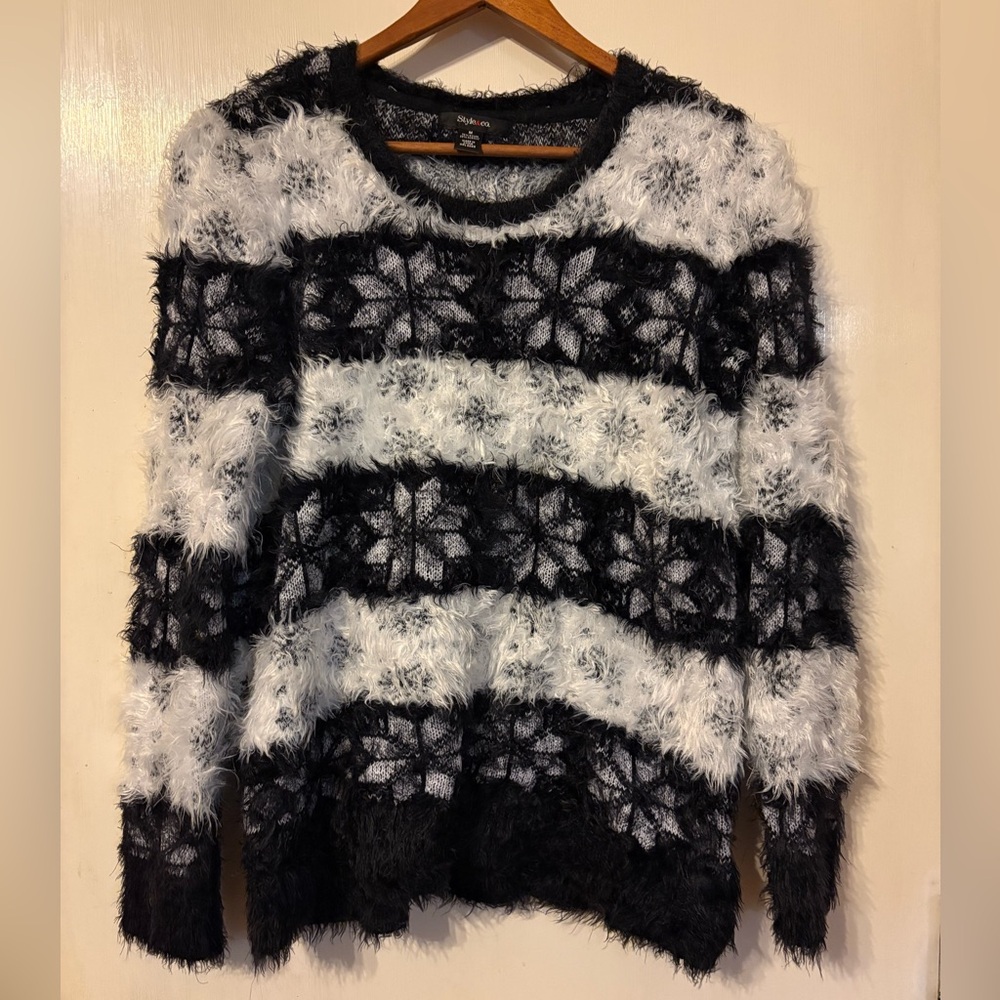 Style & Co Woman Black and White Snowflake Fuzzy knit Crew Neck Sweater Size M
